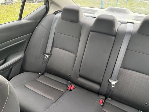 Used 2025 Nissan Altima 2.5 SV FWD image 40