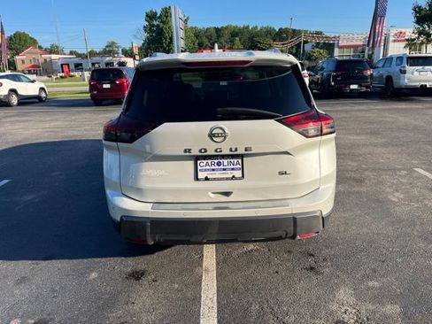 Used 2024 Nissan Rogue SL FWD image 30