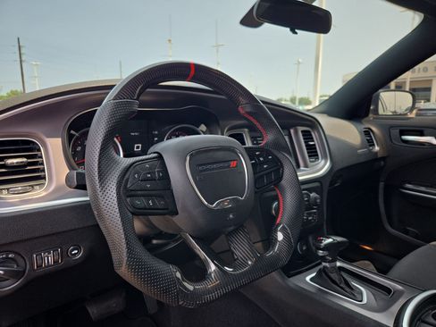 Used 2022 Dodge Charger SXT RWD image 16