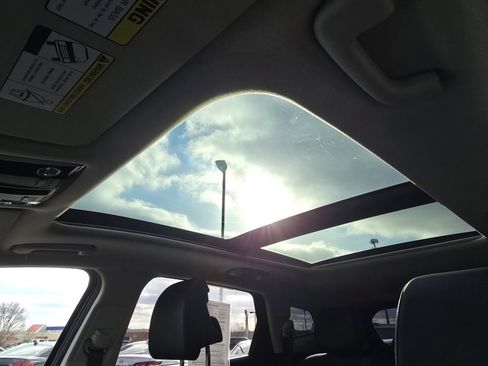 Used 2024 Kia Sportage SX Prestige image 3