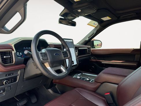 Certified 2024 Ford Expedition Limited AWD/4WD image 9