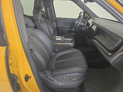 Used 2022 Rivian R1T Launch Edition AWD/4WD image 23