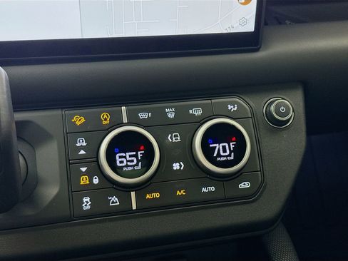 Used 2024 Land Rover Defender 110 Carpathian Edition image 17