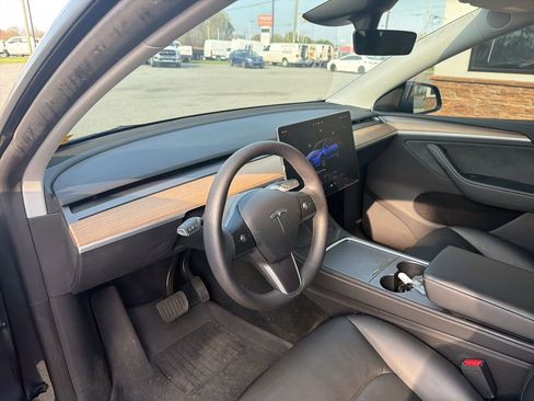 Used 2023 Tesla Model Y Long Range image 3