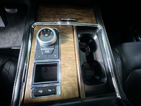 Used 2021 Ford Expedition Platinum image 26