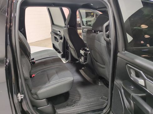Used 2019 RAM 1500 Big Horn AWD/4WD image 11