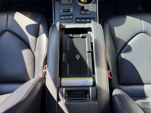 Used 2021 Toyota Highlander XLE image 21