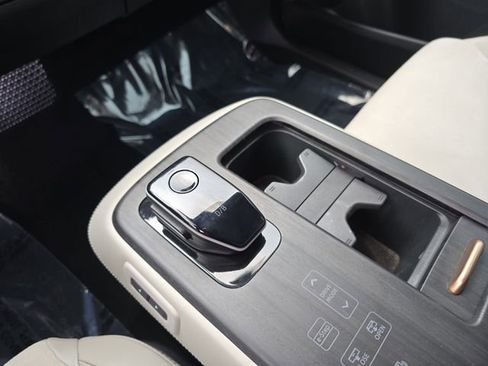 Used 2023 Nissan Ariya FWD image 39