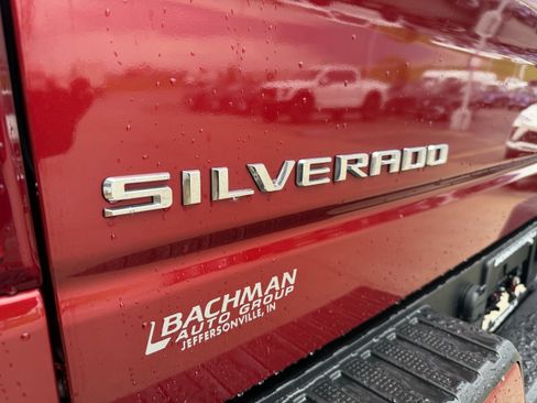 Used 2022 Chevrolet Silverado 1500 RST w/ Safety Package AWD/4WD image 9