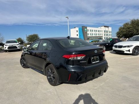 Used 2025 Toyota Corolla SE image 5
