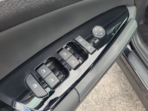 Certified 2025 Kia Sportage EX image 21