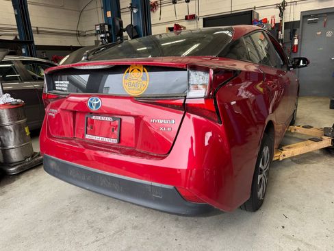 Used 2019 Toyota Prius XLE w/ Advanced Technology Package AWD/4WD image 3