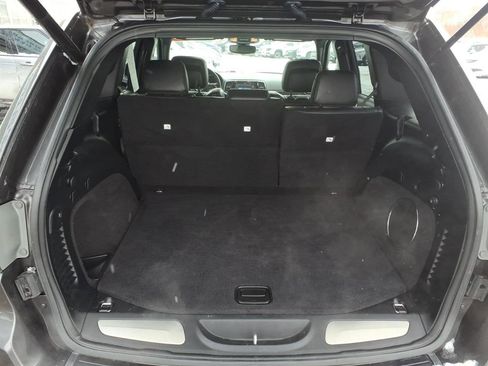 Used 2019 Jeep Grand Cherokee Overland image 9