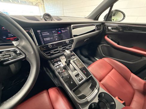 Certified 2026 Porsche Macan S AWD/4WD image 27