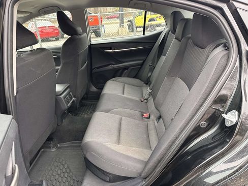 Used 2025 Toyota Camry SE FWD image 12
