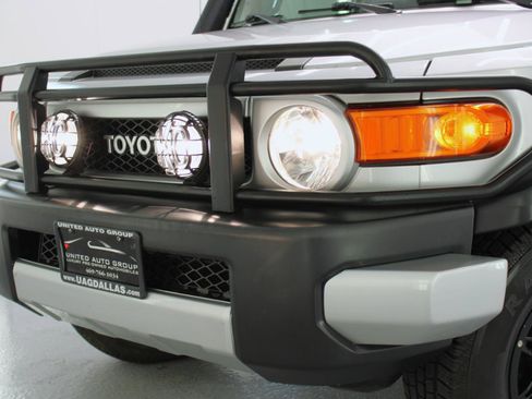 Used 2008 Toyota FJ Cruiser 2WD image 21