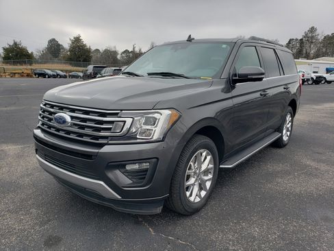 Used 2021 Ford Expedition XLT image 2