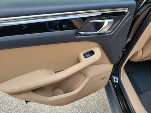 New 2026 Porsche Macan image 20