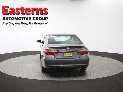 Used 2016 Toyota Camry SE FWD image 35