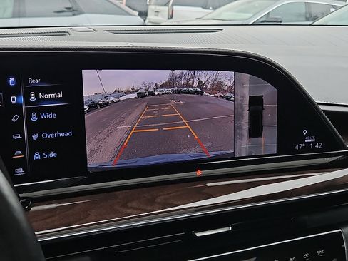 Used 2023 Cadillac Escalade Sport Platinum w/ LPO, ONYX Package image 19