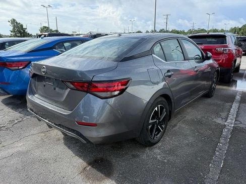 Used 2025 Nissan Sentra SV FWD image 3