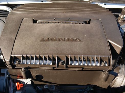 Used 2023 Honda Pilot Sport image 26