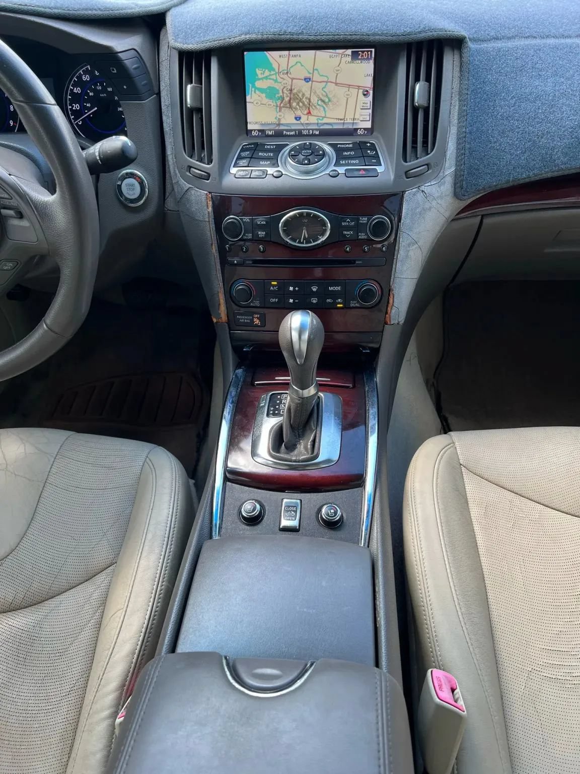 Used 2010 INFINITI G37 Convertible w/ Premium Pkg RWD image 12
