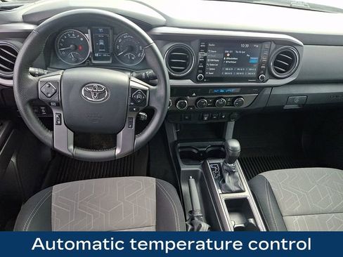 Used 2023 Toyota Tacoma TRD Sport image 3