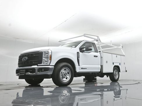 New 2025 Ford F350 XL w/ XL Chrome Package RWD image 48