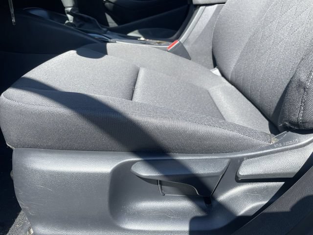 Used 2025 Toyota Corolla LE FWD image 12