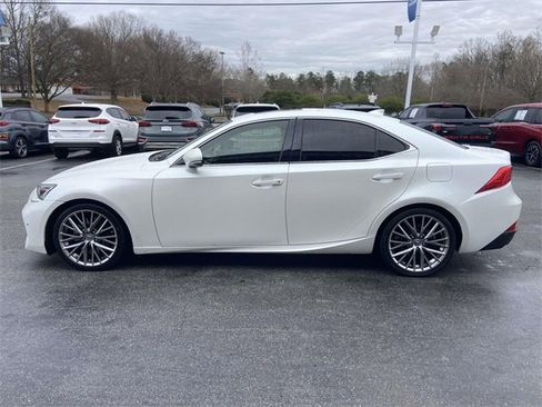 Used 2018 Lexus IS 300 AWD image 6