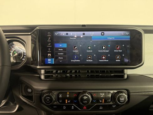 Used 2025 Jeep Wrangler Unlimited Sahara AWD/4WD image 20