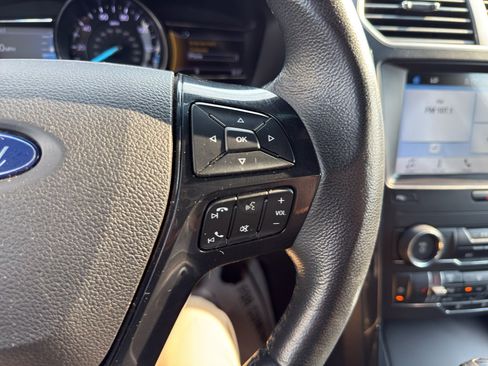 Used 2018 Ford Explorer XLT w/ Equipment Group 202A FWD image 23