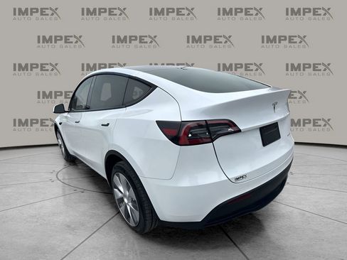 Used 2023 Tesla Model Y Long Range image 3