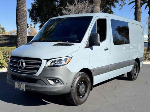 Used 2023 Mercedes-Benz Sprinter 2500 image 9