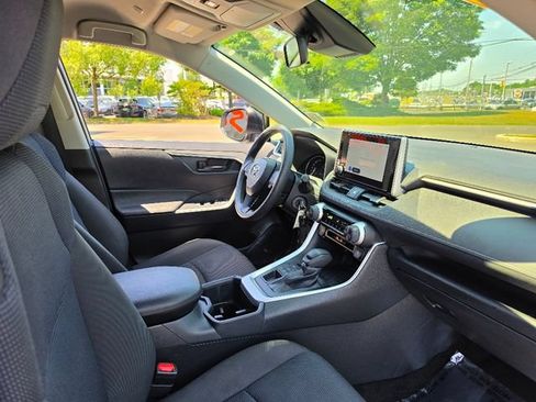 Used 2023 Toyota RAV4 LE AWD/4WD image 11
