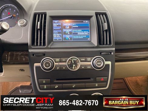 Used 2014 Land Rover LR2 image 20