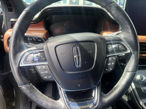 Used 2022 Lincoln Nautilus Reserve w/ Luxury Package FWD image 9