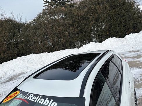 Used 2025 Volvo XC60 B5 Plus image 34