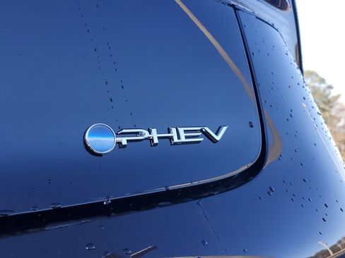 New 2026 Toyota Prius Plug-In Hybrid image 7