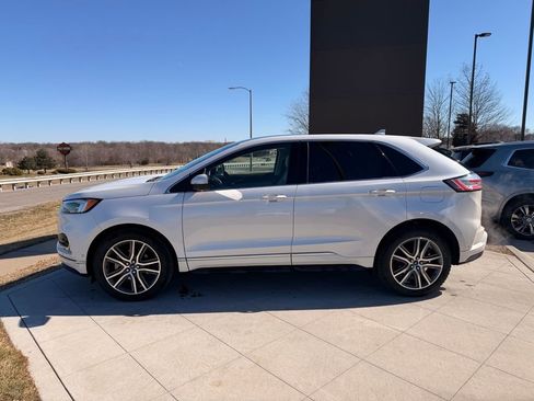 Used 2019 Ford Edge Titanium w/ Equipment Group 301A image 3