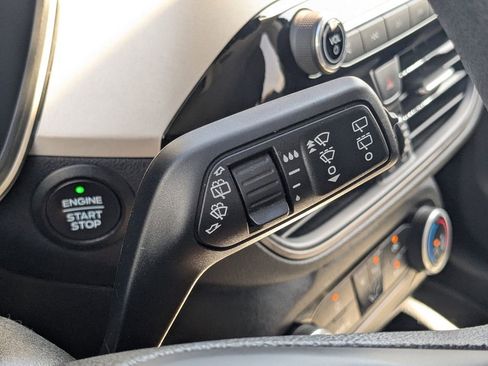 Used 2022 Ford Escape SE image 25