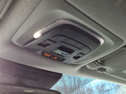 Used 2023 Toyota Corolla Cross LE image 23