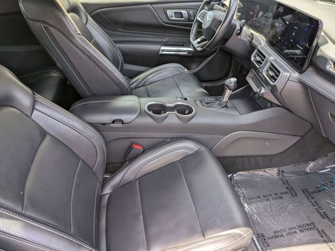 Used 2025 Ford Mustang Premium RWD image 27