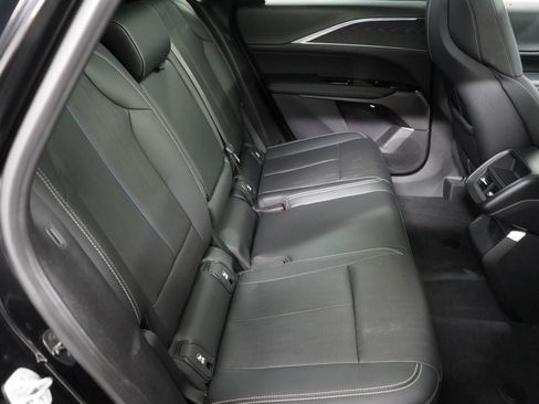 Used 2024 Cadillac Lyriq Luxury AWD/4WD image 30