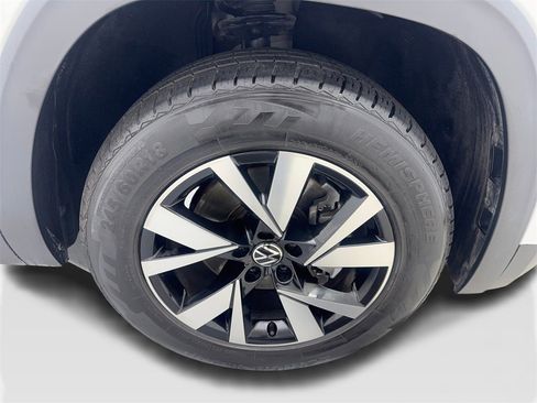 Used 2021 Volkswagen Atlas Cross Sport SE image 82