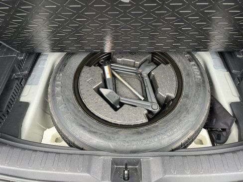 Used 2022 Toyota RAV4 XLE Premium FWD image 14