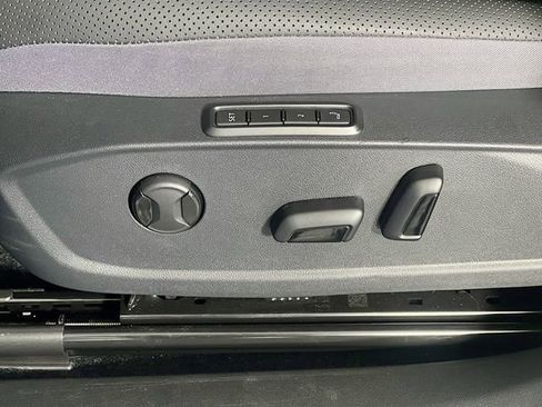 Used 2025 Volkswagen ID.4 Pro S image 12