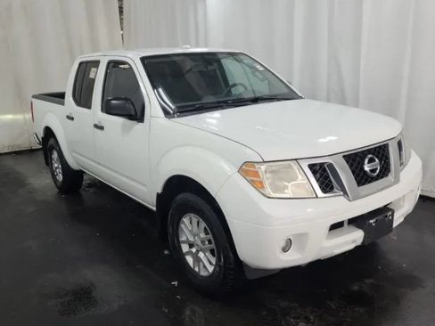 Used 2016 Nissan Frontier SV w/ SV Value Truck Package AWD/4WD image 5
