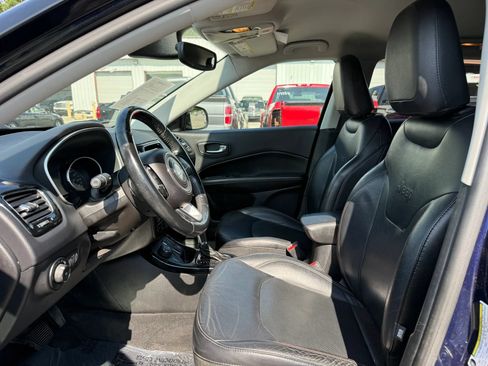 Used 2018 Jeep Compass Limited AWD/4WD image 2